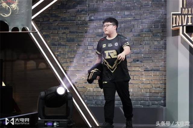 兰博竞技-Karsa爆冷击败美国队，精彩发挥引爆全场！的简单介绍